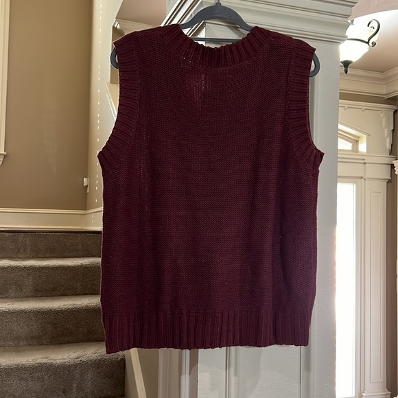 NWT Women’s Ces Femme sweater vest, size medium, burgundy/wine - Picture 2 of 2
